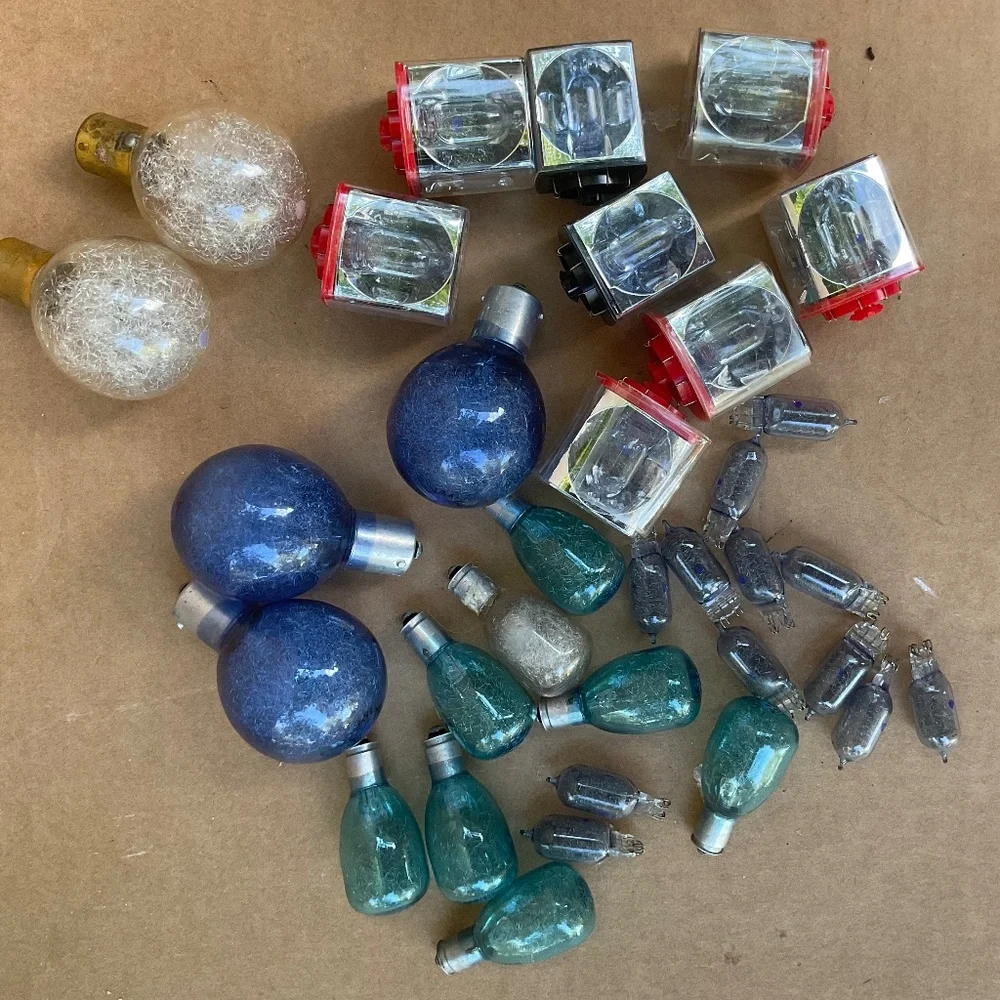 🎥 Vintage flash bulbs 🎥